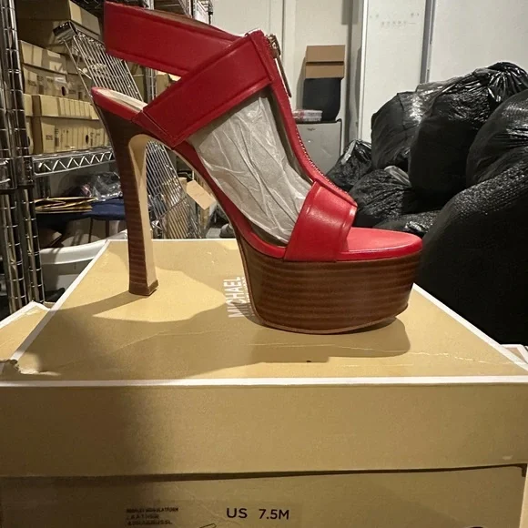 Michael Kors | Berkley Leather Platform Sandal - Picture 4 of 4